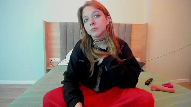 Crystal_Eys from StripChat is Freechat