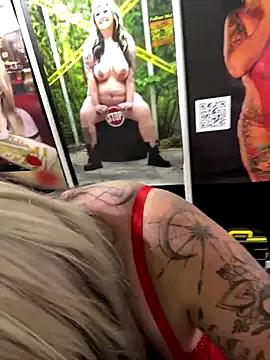 Check-out your craziest wishes with our pick of gaming cams models, featuring big knockers, round tails and tight twats.