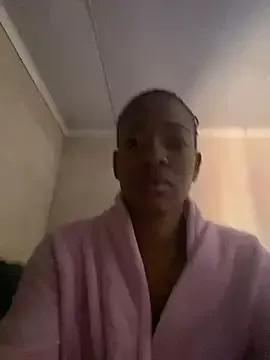Curvyslut92 from StripChat is Freechat