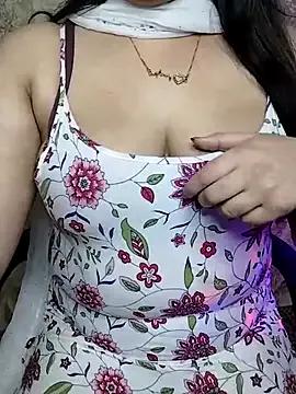 Cute-Akshi from StripChat is Freechat