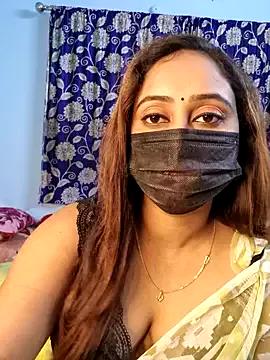 Cute-lusi from StripChat is Freechat