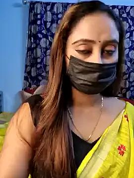 Cute-lusi from StripChat is Freechat