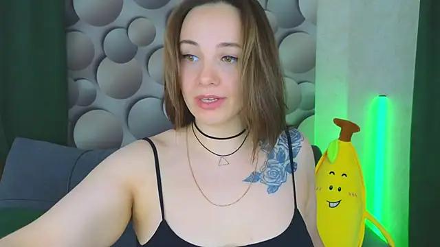 Check-out your craziest wishes with our pick of gaming cams models, featuring big knockers, round tails and tight twats.