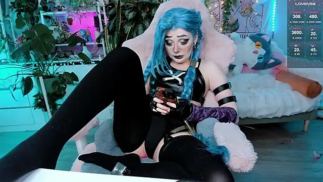 Check-out your craziest wishes with our pick of gaming cams models, featuring big knockers, round tails and tight twats.