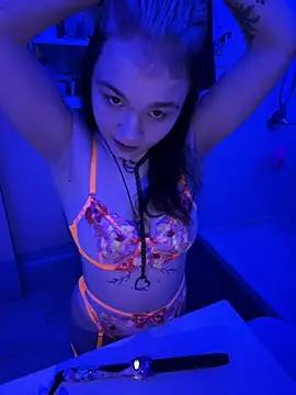 Check-out your craziest wishes with our pick of gaming cams models, featuring big knockers, round tails and tight twats.