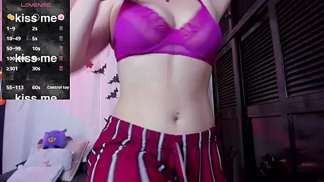 Check-out your craziest wishes with our pick of gaming cams models, featuring big knockers, round tails and tight twats.