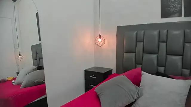 Check-out your craziest wishes with our pick of gaming cams models, featuring big knockers, round tails and tight twats.