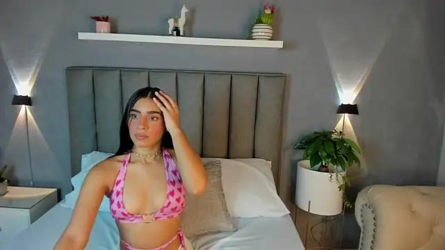 Check-out your craziest wishes with our pick of gaming cams models, featuring big knockers, round tails and tight twats.