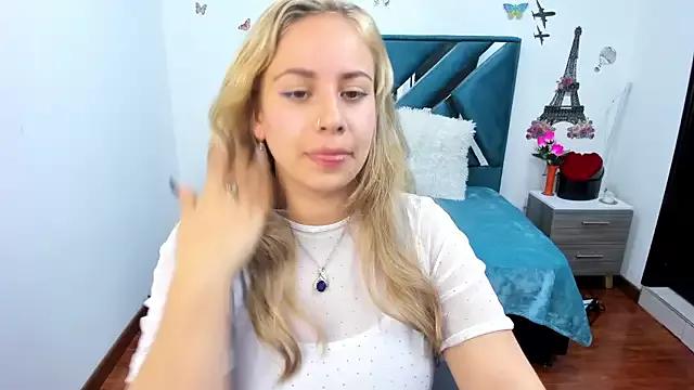 Dana_martinezz from StripChat is Freechat