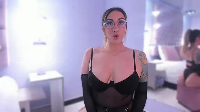 Check-out your craziest wishes with our pick of gaming cams models, featuring big knockers, round tails and tight twats.