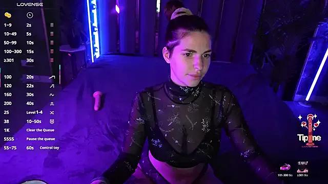 DanielaReign from StripChat is Freechat