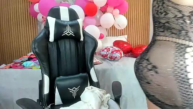 Check-out your craziest wishes with our pick of gaming cams models, featuring big knockers, round tails and tight twats.