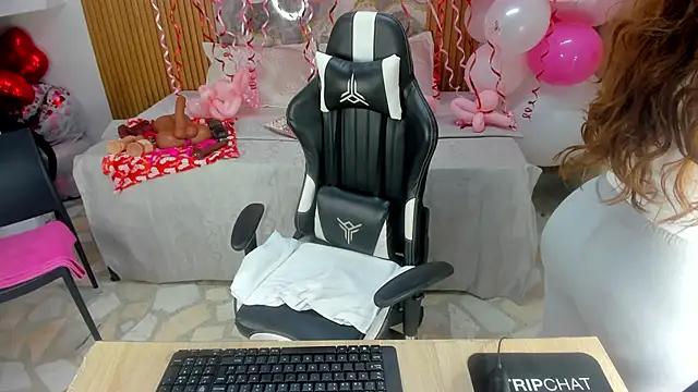Check-out your craziest wishes with our pick of gaming cams models, featuring big knockers, round tails and tight twats.