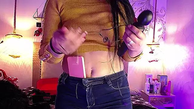 Daphnee- from StripChat is Freechat