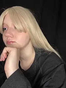 Darling_Bri_ from StripChat is Freechat