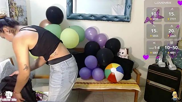 Check-out your craziest wishes with our pick of gaming cams models, featuring big knockers, round tails and tight twats.