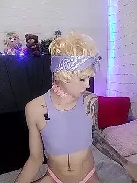 Check-out your craziest wishes with our pick of gaming cams models, featuring big knockers, round tails and tight twats.