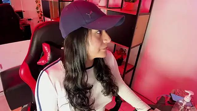 Dhaniela_Naugthy from StripChat is Freechat