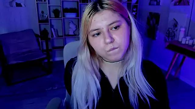 DiaAngell from StripChat is Freechat