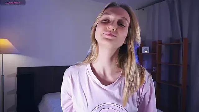 Check-out your craziest wishes with our pick of gaming cams models, featuring big knockers, round tails and tight twats.