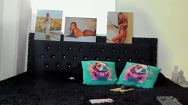 Check-out your craziest wishes with our pick of gaming cams models, featuring big knockers, round tails and tight twats.