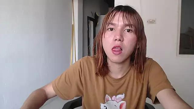 Dolly_Peach_ from StripChat is Freechat