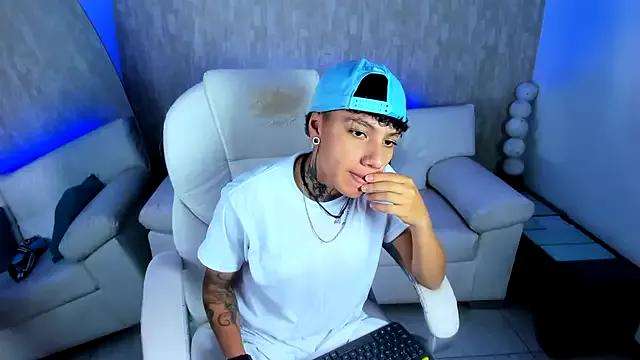 dominic_dark from StripChat is Freechat