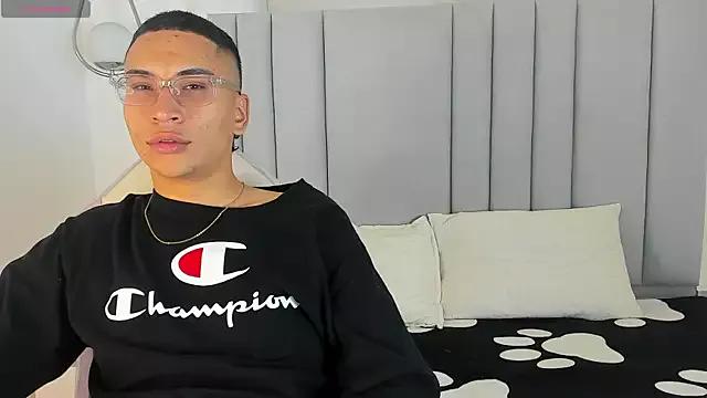 Dominick_and_Nikky from StripChat is Freechat