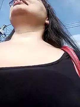 Dominiqueen from StripChat is Freechat