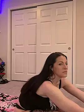 DominiqueX0 from StripChat is Freechat