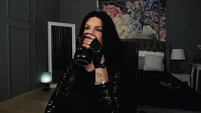 Check-out your craziest wishes with our pick of gaming cams models, featuring big knockers, round tails and tight twats.