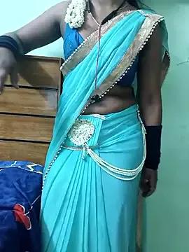 Dreamqueentamill from StripChat is Freechat