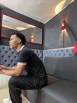 Dreams_Goldens from StripChat is Freechat