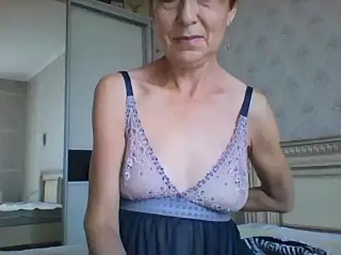 DreamyElla from StripChat is Freechat