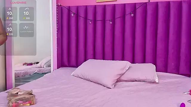 drooling4daddy from StripChat is Freechat