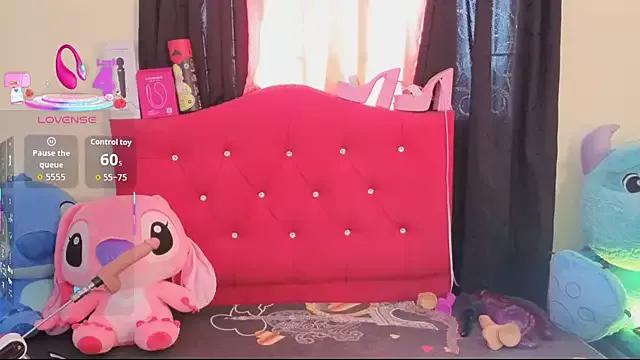 Check-out your craziest wishes with our pick of gaming cams models, featuring big knockers, round tails and tight twats.