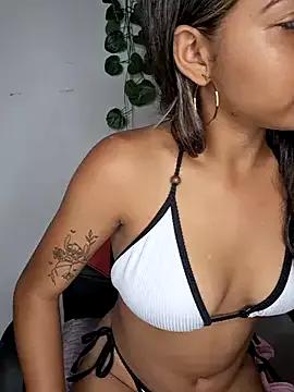 Dulce_em_ from StripChat is Freechat
