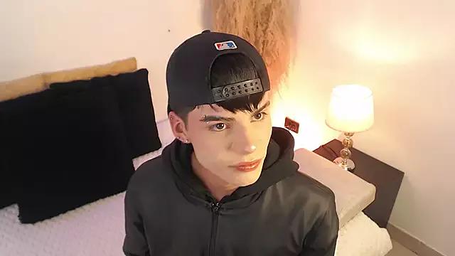Dulcey_ from StripChat is Freechat
