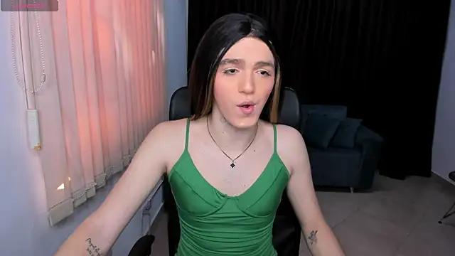 Check-out your craziest wishes with our pick of gaming cams models, featuring big knockers, round tails and tight twats.