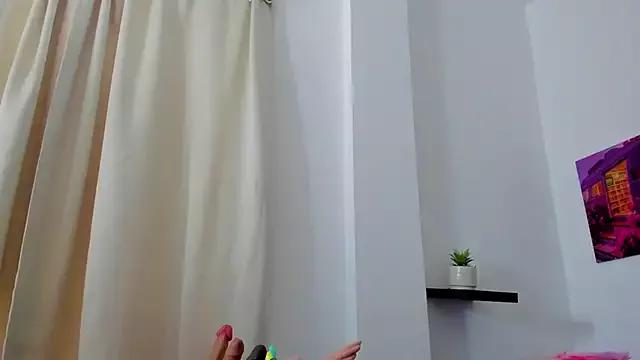 Check-out your craziest wishes with our pick of gaming cams models, featuring big knockers, round tails and tight twats.