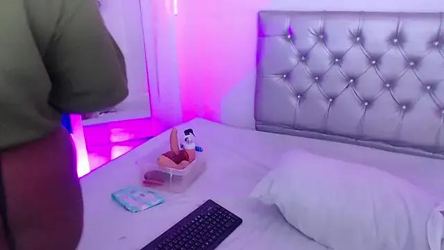 Check-out your craziest wishes with our pick of gaming cams models, featuring big knockers, round tails and tight twats.