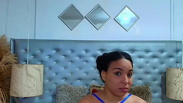 EileenBenzon from StripChat is Freechat