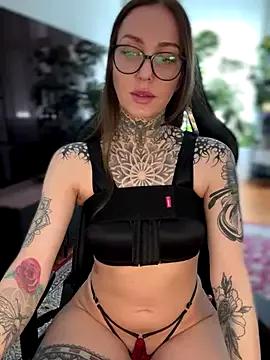 Check-out your craziest wishes with our pick of gaming cams models, featuring big knockers, round tails and tight twats.