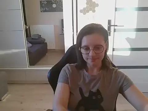 ElianaGold from StripChat is Freechat