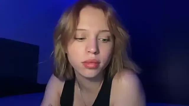 ElinaDeluxe from StripChat is Freechat