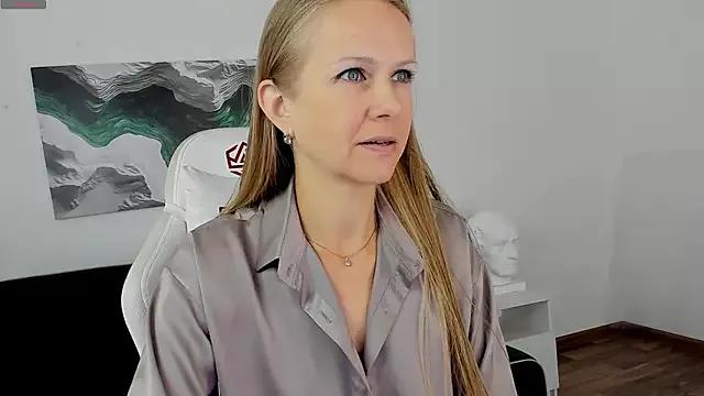 Eliza_Wilsoon from StripChat is Freechat