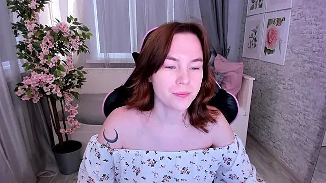 Check-out your craziest wishes with our pick of gaming cams models, featuring big knockers, round tails and tight twats.