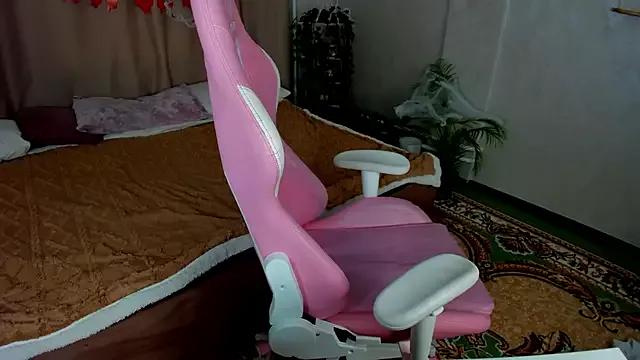 Check-out your craziest wishes with our pick of gaming cams models, featuring big knockers, round tails and tight twats.