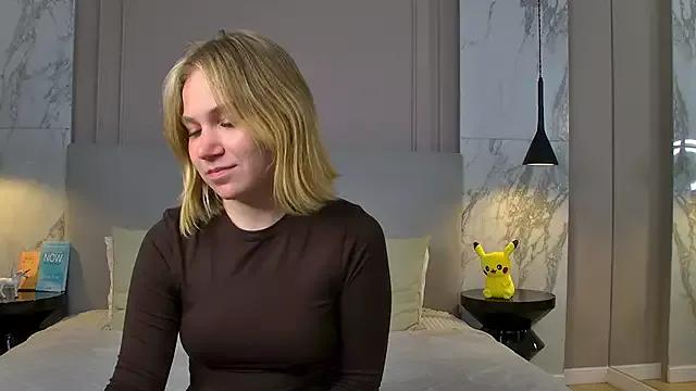 EllenaGreen from StripChat is Freechat