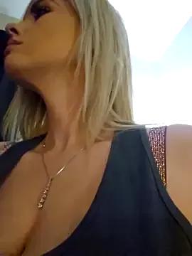 ellieconradxo from StripChat is Freechat